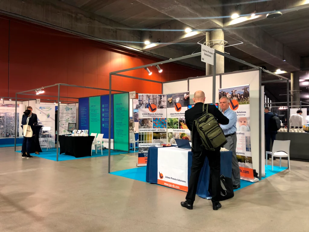 Group of participants networking at BIOKET event